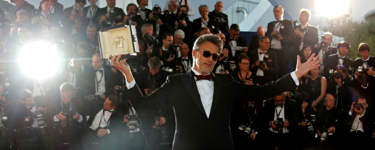 Павел Павликовский во время получения приза за лучшую режиссуру на Каннском фестивале, 2018. Фото: Регис Дювиньё / Reuters 