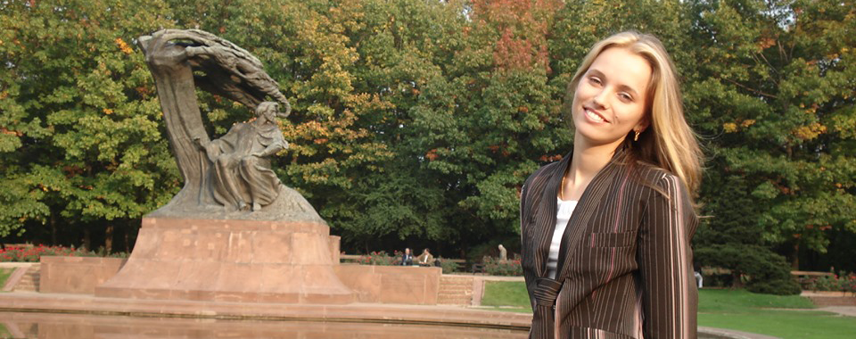 У памятника Шопену в парке Королевские Лазенки. Варшава, 2006 год. Источник: семейный архив Ксении Сахарновой