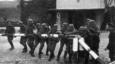 Немецкие солдаты пересекают границу в Сопоте, 1 сентября 1939 год. Источник: pl.wikipedia.org