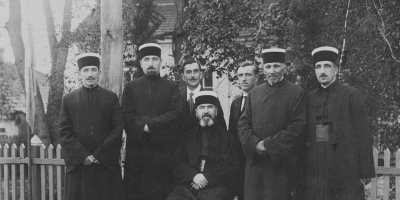 Караимские священнослужители, в центре — гахан Хаджи Серая Шапшал. Луцк, 1929. Источник: Национальный цифровой архив Польши