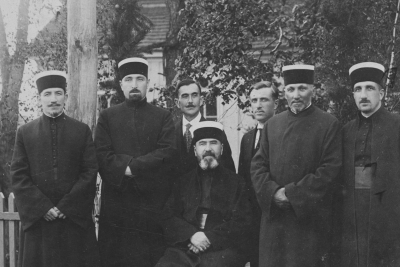 Караимские священнослужители, в центре — гахан Хаджи Серая Шапшал. Луцк, 1929. Источник: Национальный цифровой архив Польши