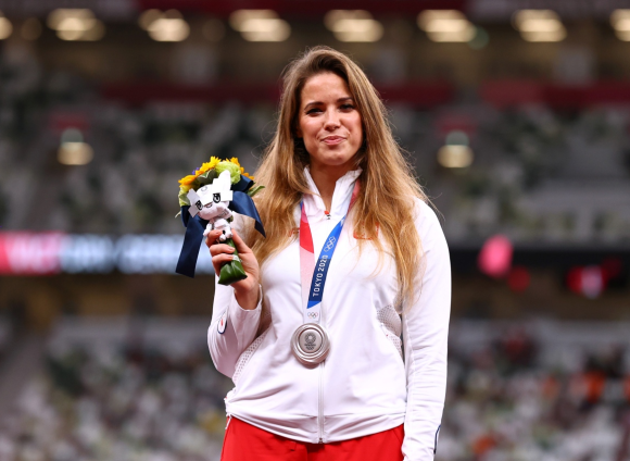 Мария Андрейчик с серебряной медалью на Олимпиаде в Токио. Фото: Эндрю Боерс / Reuters / Forum