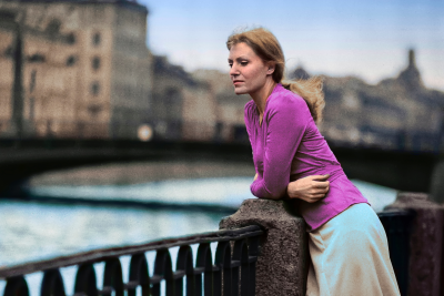Анна Герман во время прогулки по Ленинграду, 1974 год. Фото: Илья Колтун / Архив Ивана Ильичева-Волкановского