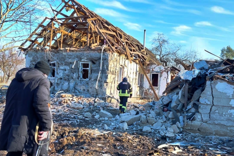 Разрушенные дома в пригороде Чернигова. Источник: Википедия