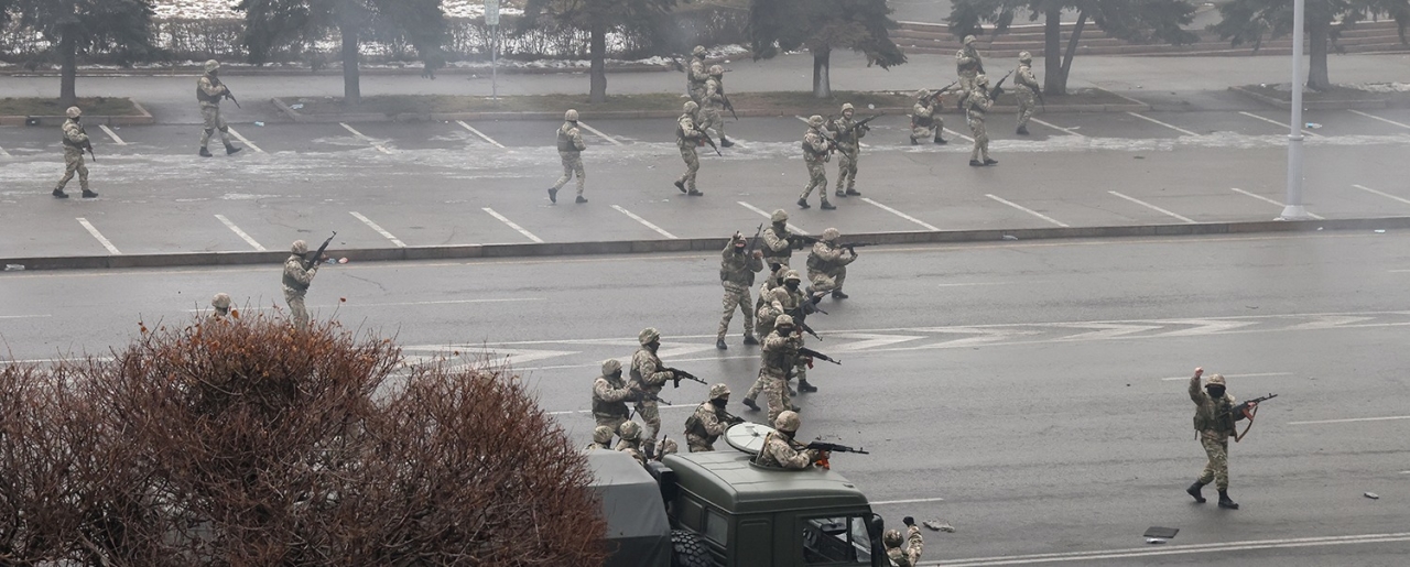 Так называемая антитеррористическая операция в Алматы, Казахстан, 2022. Фото: Валерий Шарифулин / Forum