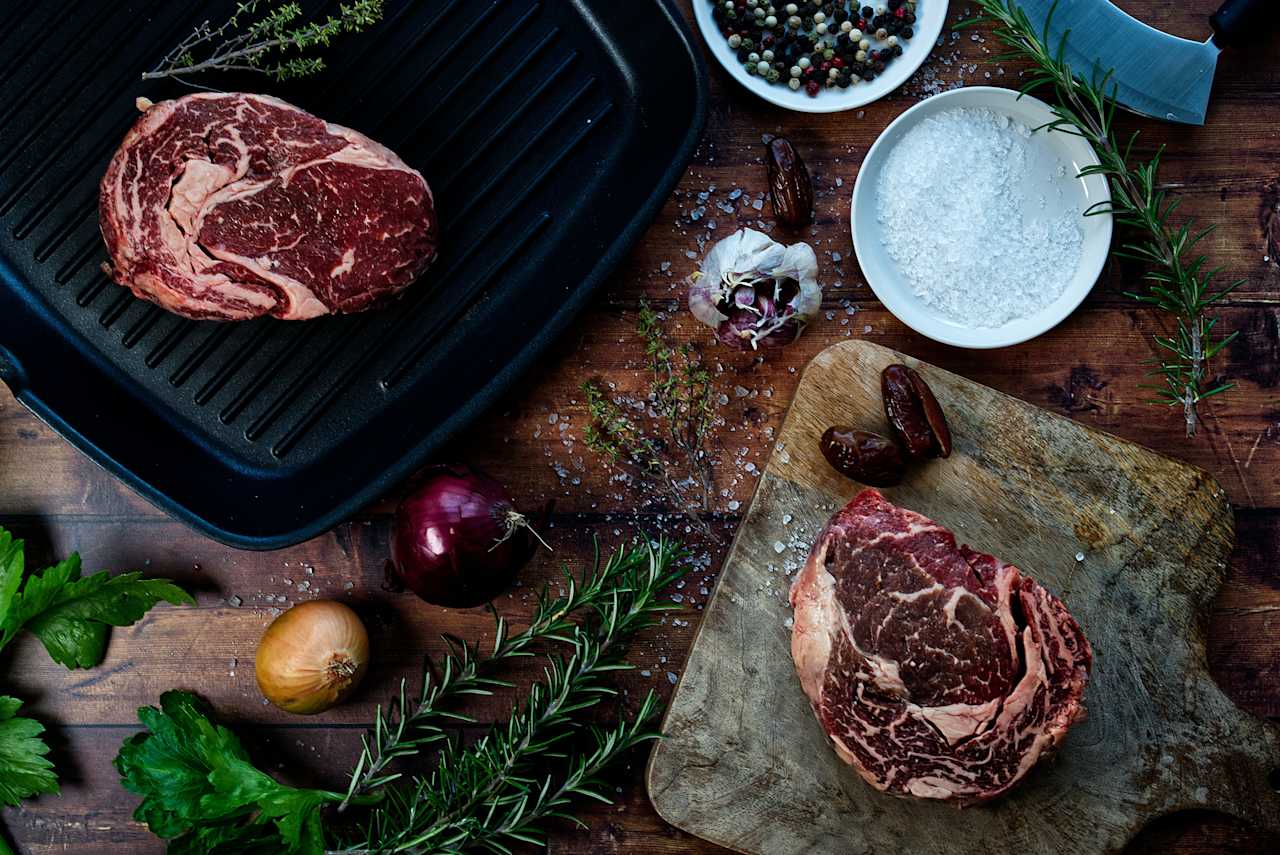 Älskade entrecôte! En styckdetalj med mycket smak och karaktär där fettet är en fantastisk smakbärare. Älskade entrecôte! En styckdetalj med mycket smak och karaktär där fettet är en fantastisk smakbärare.