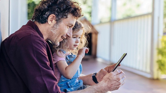 Set emergency contacts with the Smart Home Monitoring app