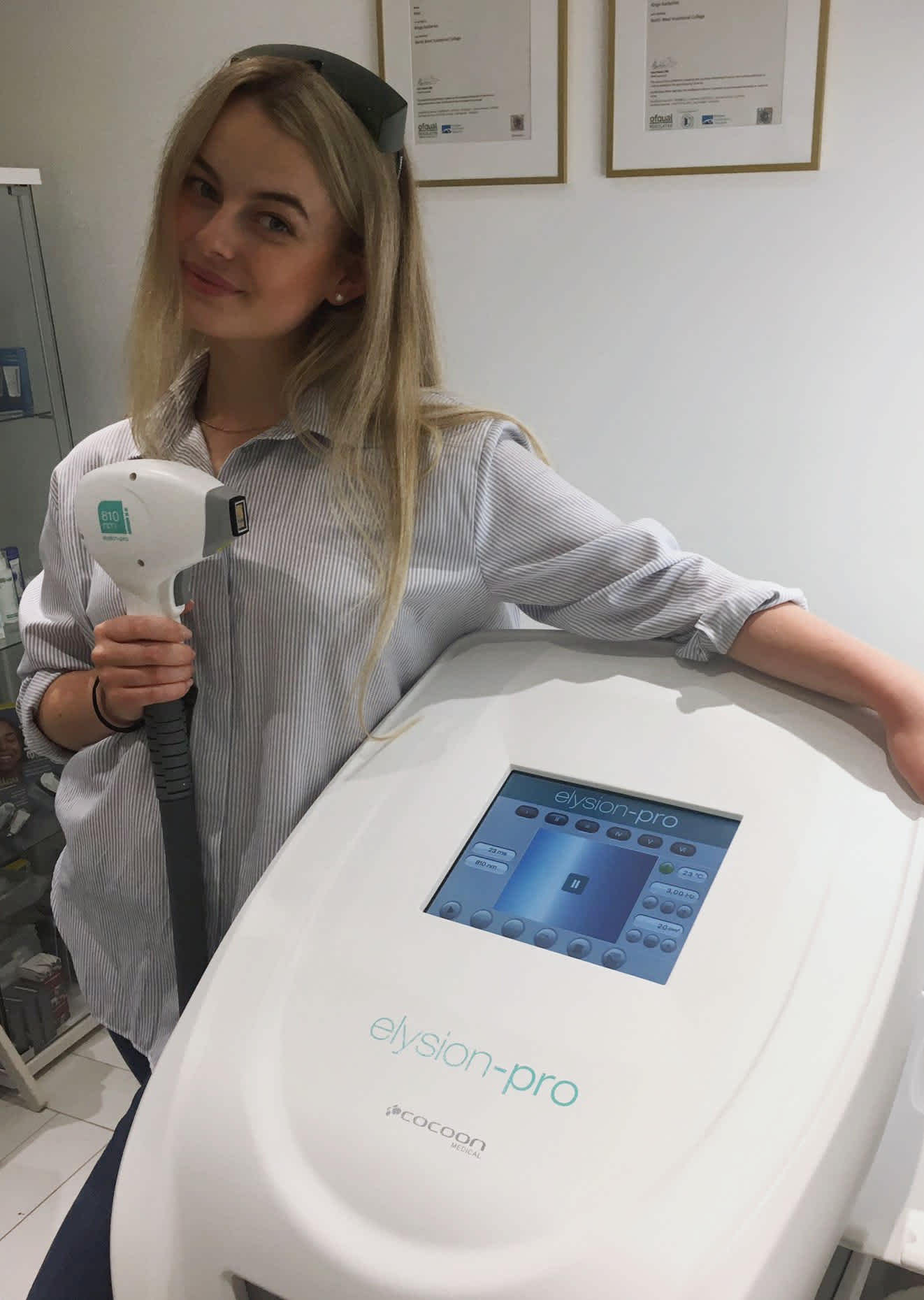 Kinga from Victory Beauty with the Elysion pro laser