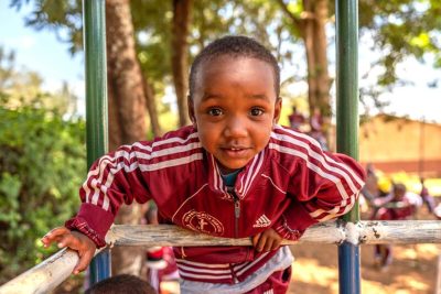Tanzania: gioia e divertimento al parco dei bambini!