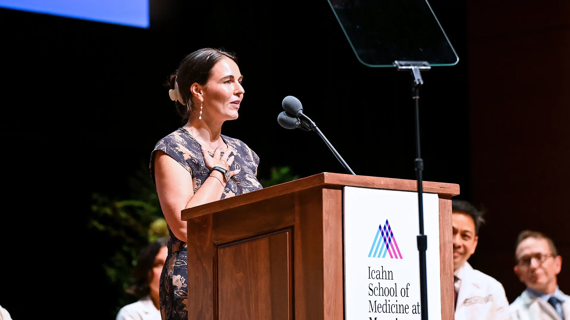 Rachael Bedard, MD, a 2010 graduate of the Icahn School of Medicine who also completed a fellowship in geriatrics and palliative medicine at Mount Sinai in 2016,  delivered the Hans Popper, MD, PhD Keynote Address at the 2025 White Coat Ceremony.  She specializes in internal medicine, geriatrics, and palliative care serving homeless and housing-insecure in New York City.