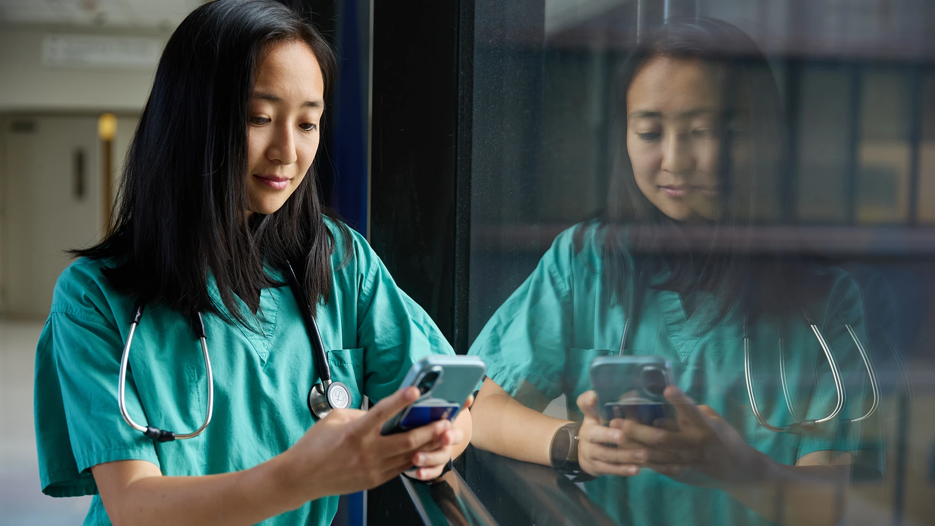 “If a patient hears that their doctor is using AI, I think that’s cause for celebration, not fear,” says Joy Jiang, PhD, who is part of a new generation of physicians and scientists being educated in the age of artificial intelligence. She recently earned her PhD in Artificial Intelligence and Emerging Technologies in Medicine at the Icahn School of Medicine at Mount Sinai and is working on her medical degree. 

