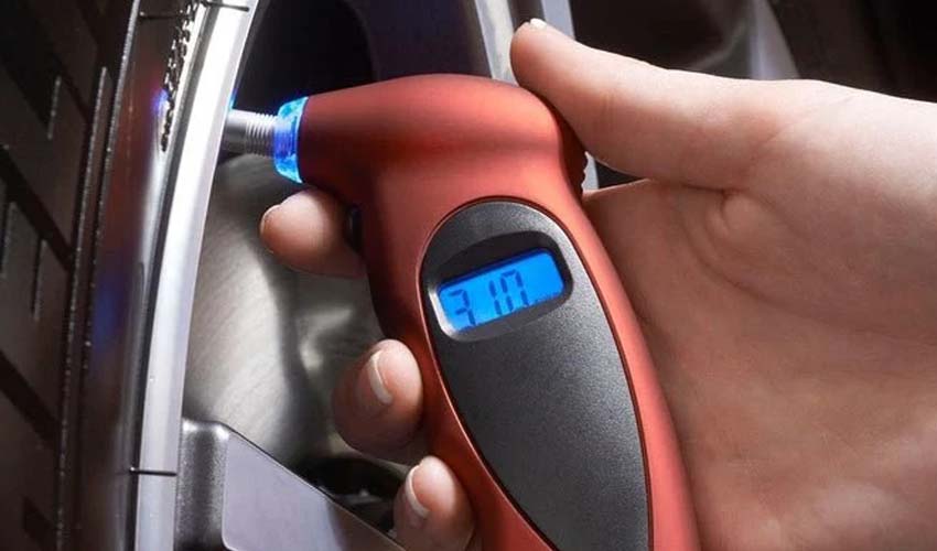 JUN26 CAA SCO Digital Car Accessories for Safer Driving-Blog IMAGE1