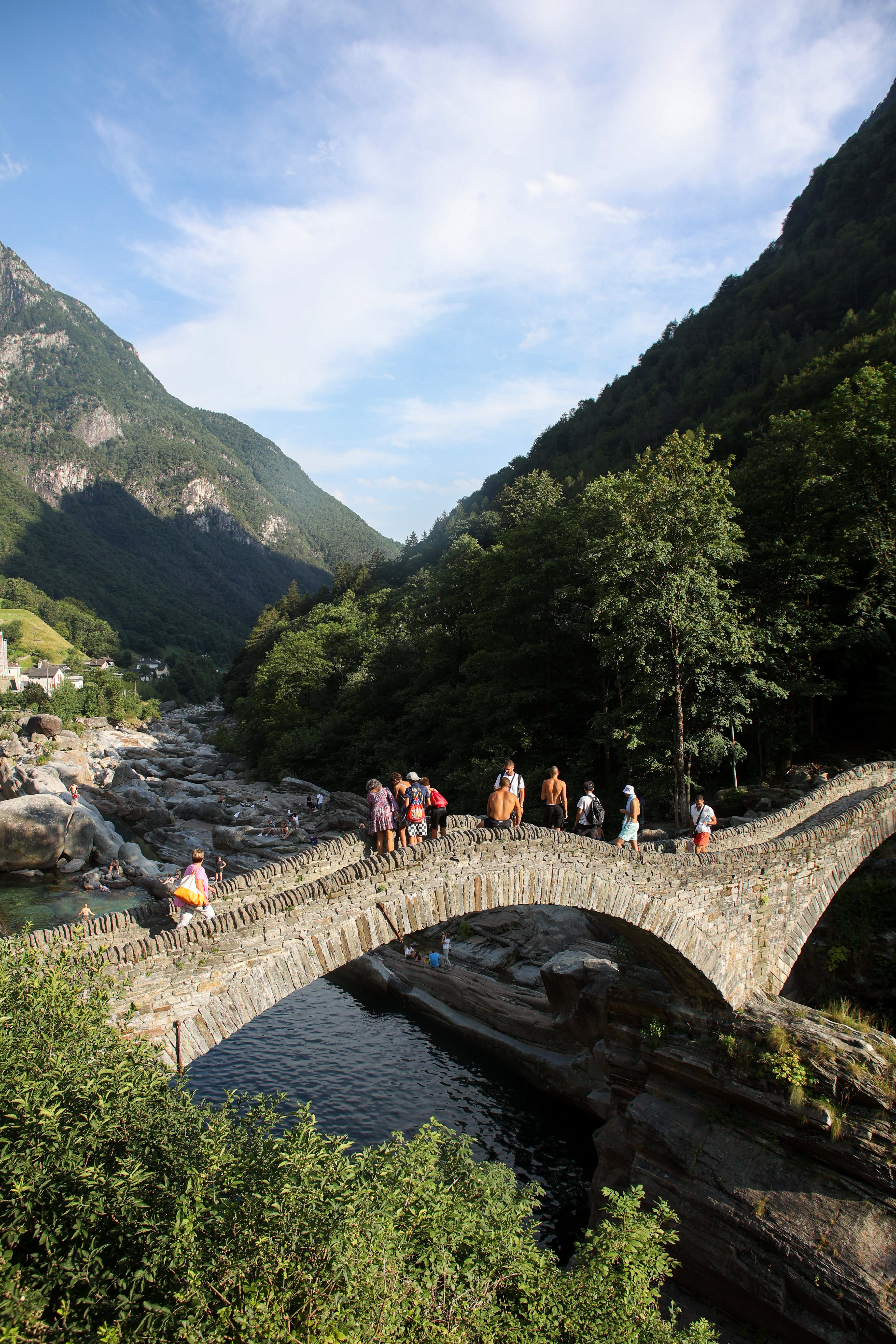 スイス Swiss Snaps: Capturing the Cultural Mosaic of Switzerland
