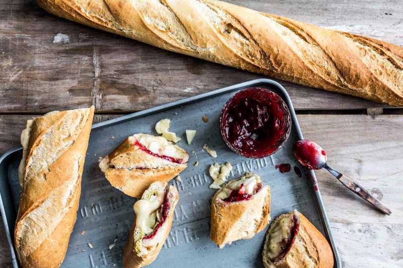 Gefülltes Baguette mit Schinken