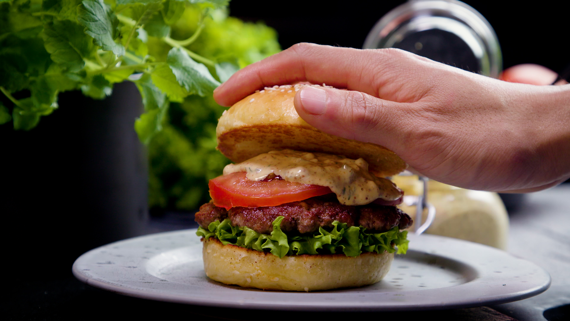 Selbst gemachte Burger-Sauce mit Senf und Mayo 1