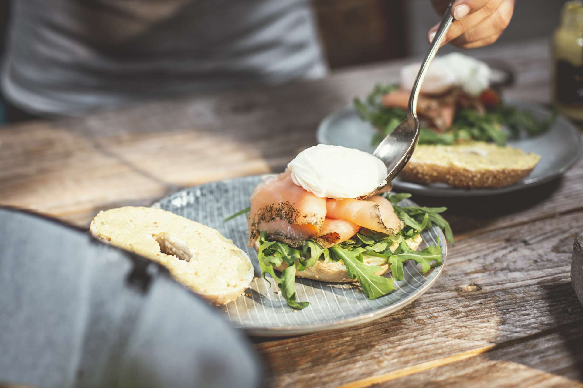 Egg Benedict Bagel mit Lachs3