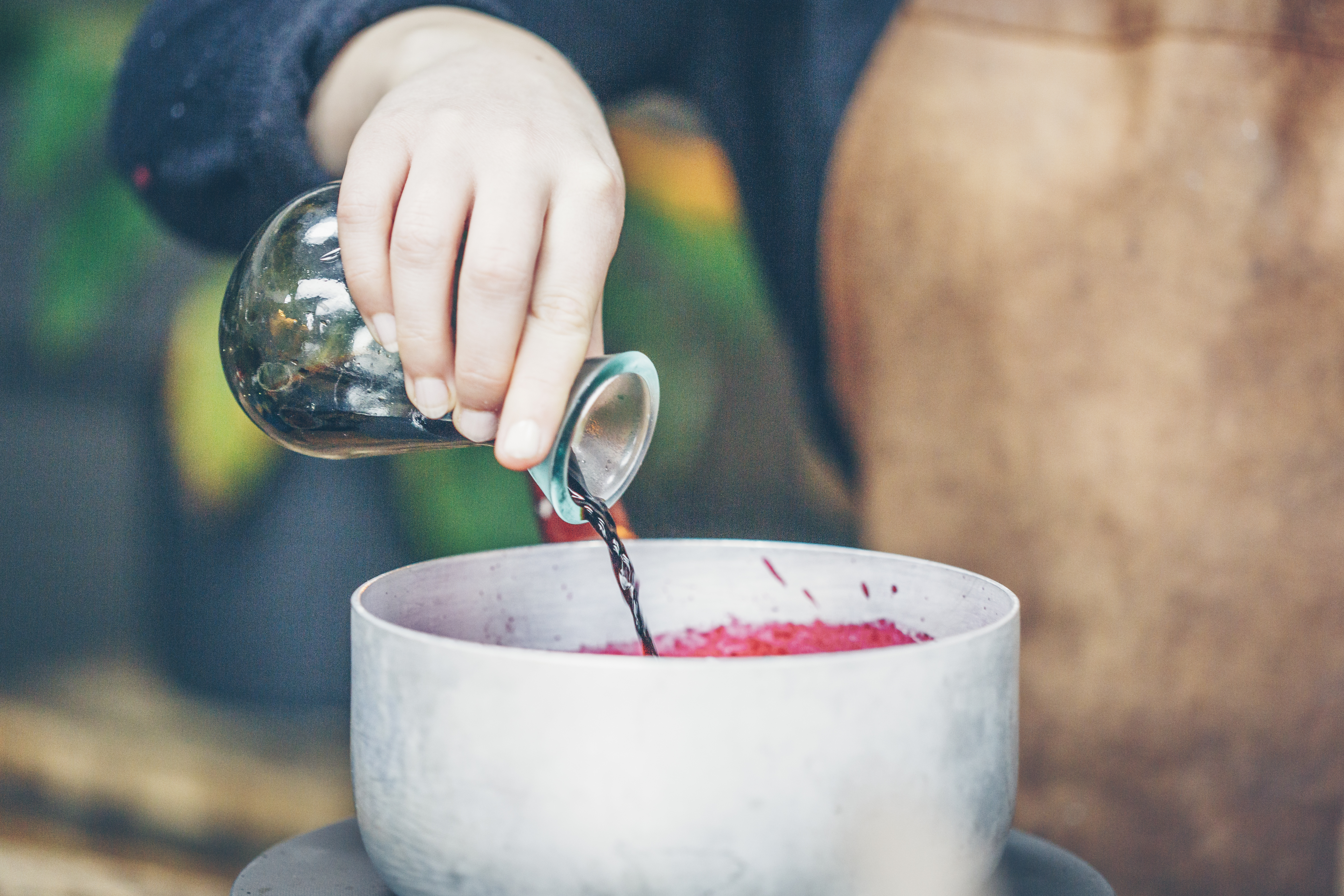 Maispoularde mit Brombeer-Chutney und Wildkräutersalat2