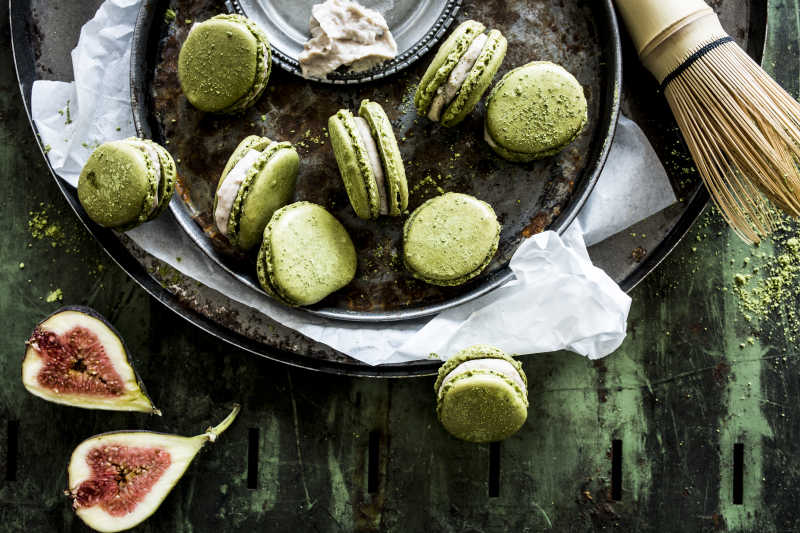 Macarons mit Feigen, Ziegenkäse und Senf img