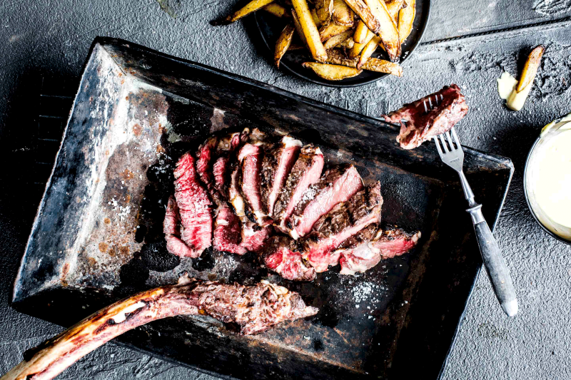 Sous-Vide gegartes Tomahawk Steak