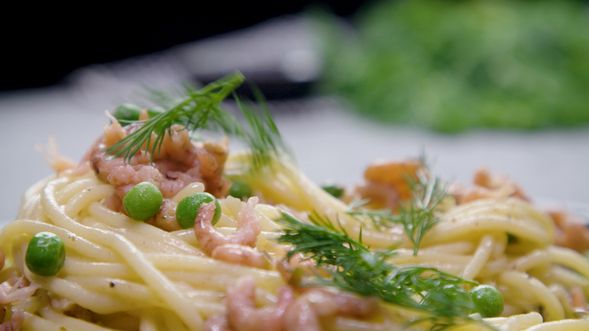 Pasta mit Nordseekrabben und Estragon-Weißweinsauce 3