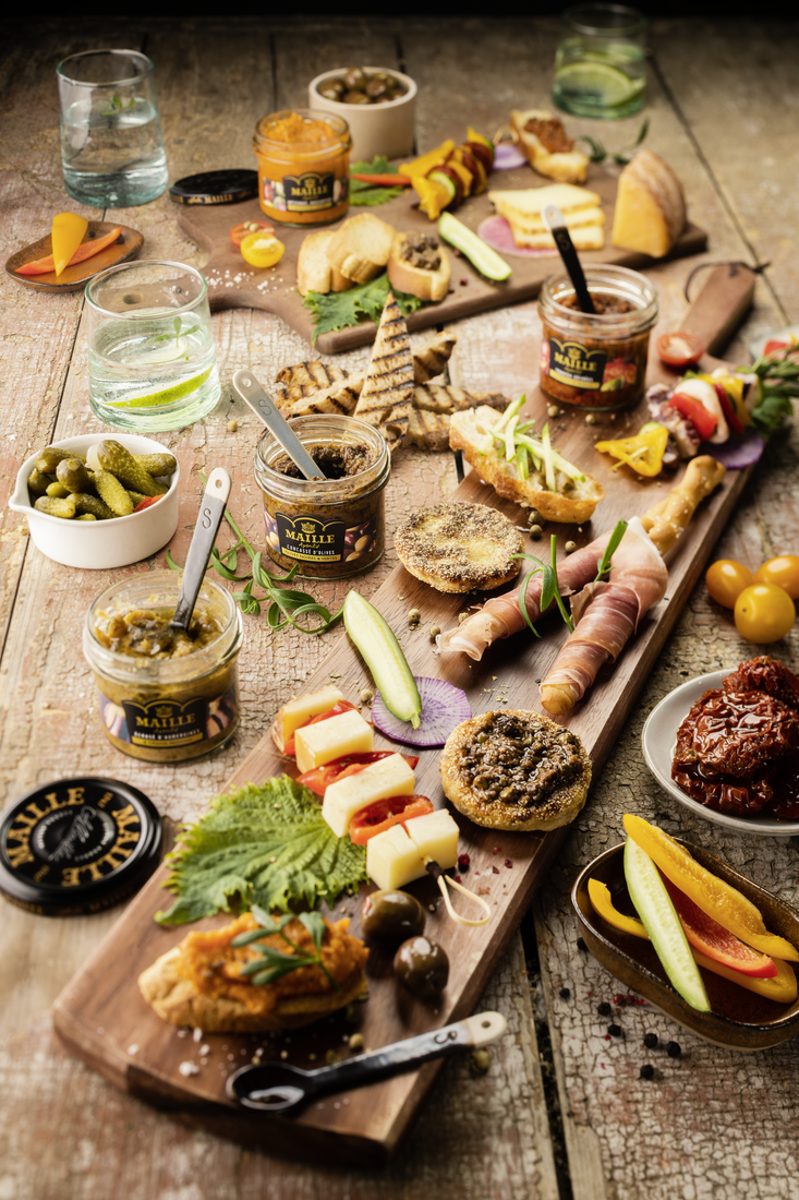 Maille Aperitif range lifestyle image 2 (1).png