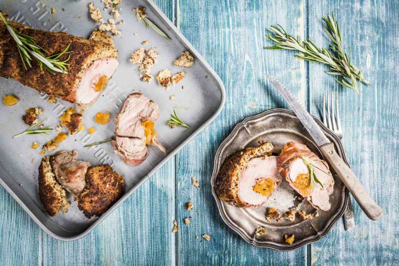 Schweinefilet mit Aprikosen und Senfkruste img