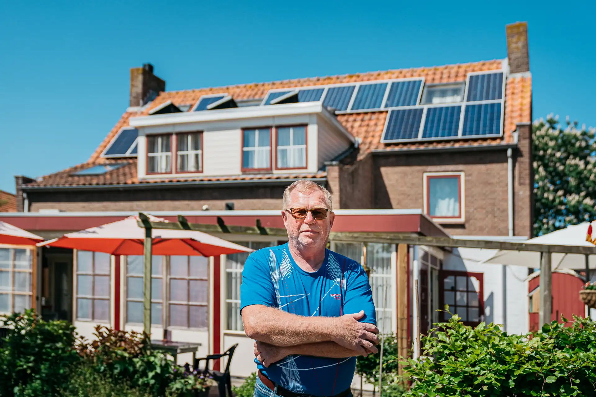 B&B Saartje uit Ellewoutsdijk met zonnepanelen en een laadpaal