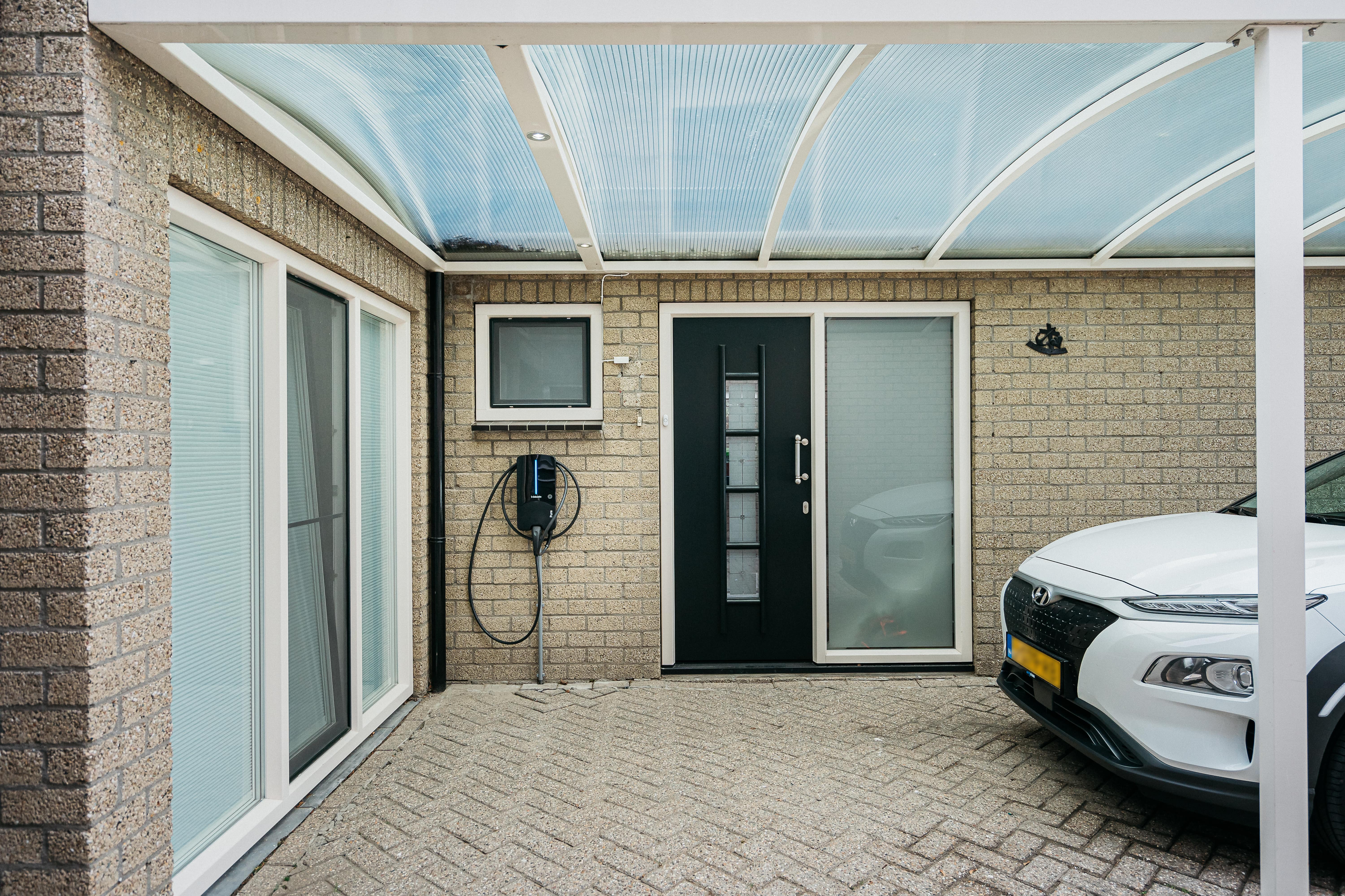 van den Berge - s-Gravenpolder - laadpaal