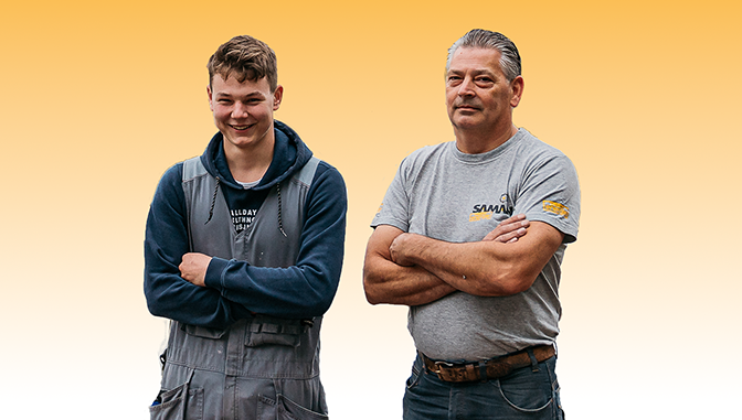 Afbeelding met 2 saman monteurs een jonge de staat voor de nieuwe generatie en een oudere voor de oude/vorige generatie voor een gele gradient achtergrond