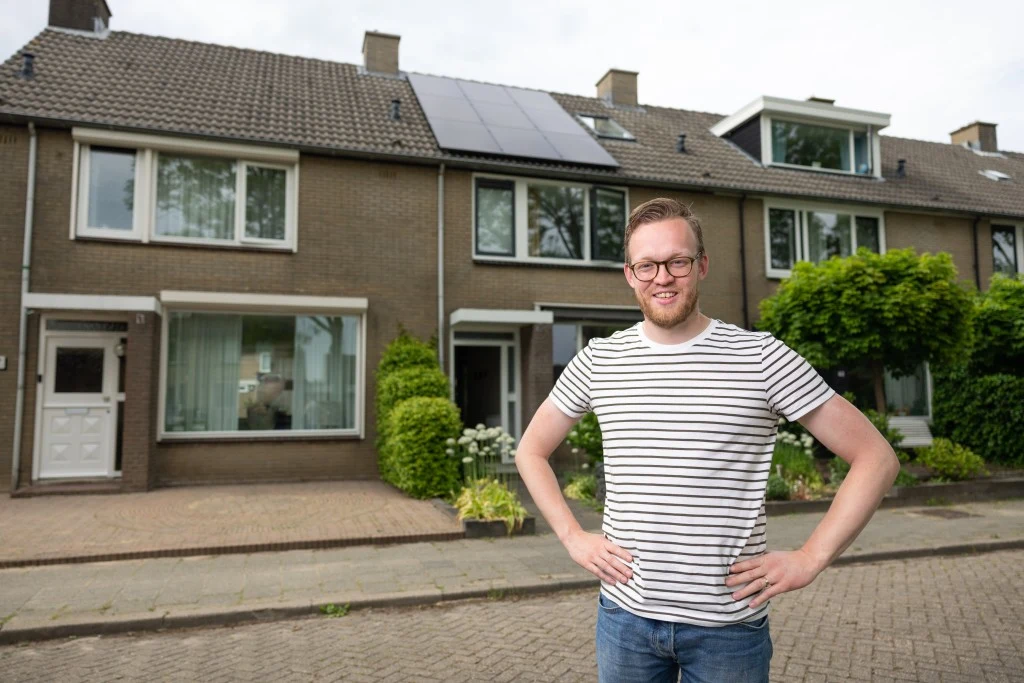 Hans Poot uit Puttershoek met zonnepanelen