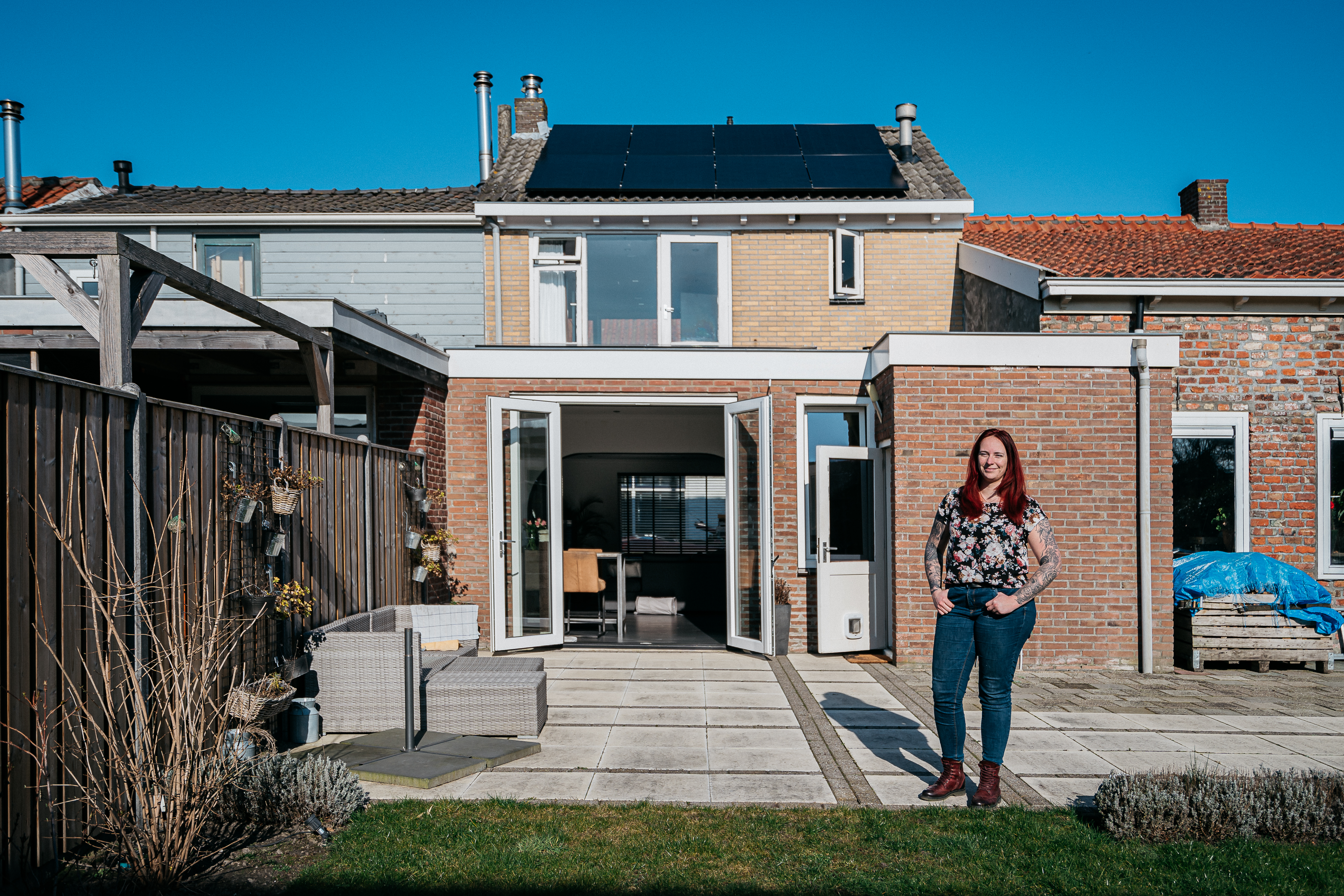 Mevr. de Haze uit Driewegen met zonnepanelen