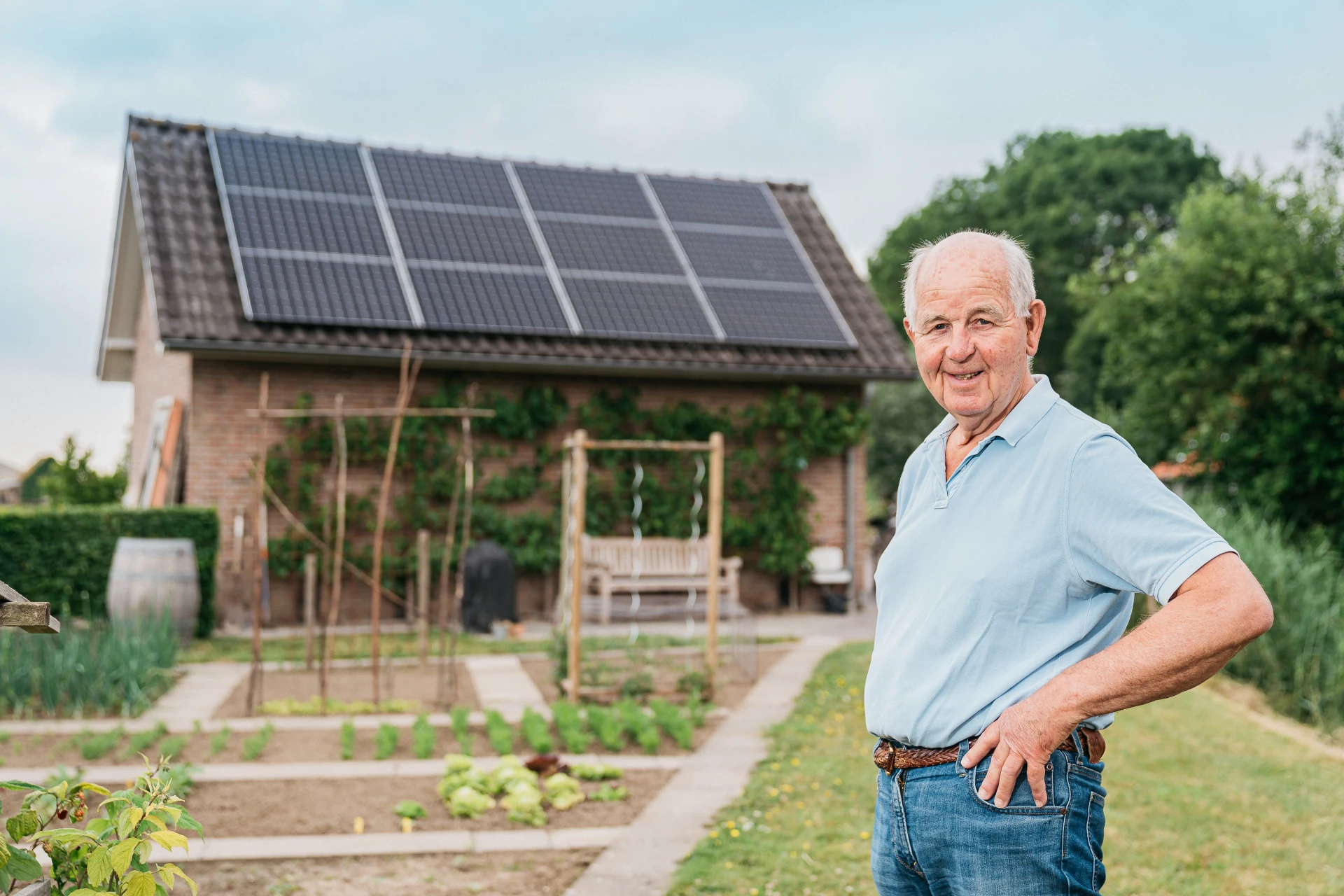 Dhr. Mosselman uit Numansdorp met zonnepanelen 