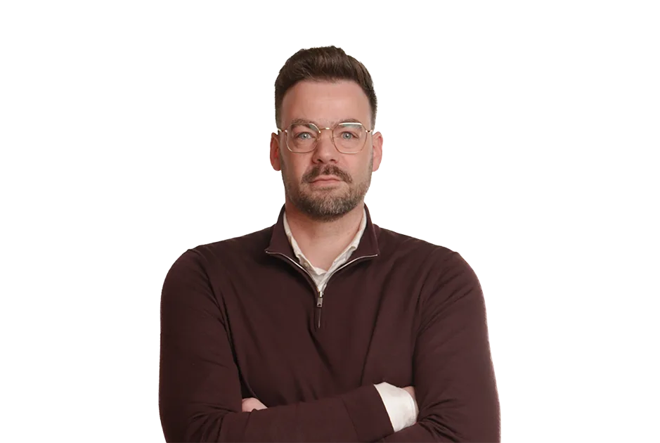 Personeel afbeelding van Thomas de Mik een van Saman zijn medewerkers met armen over elkaar