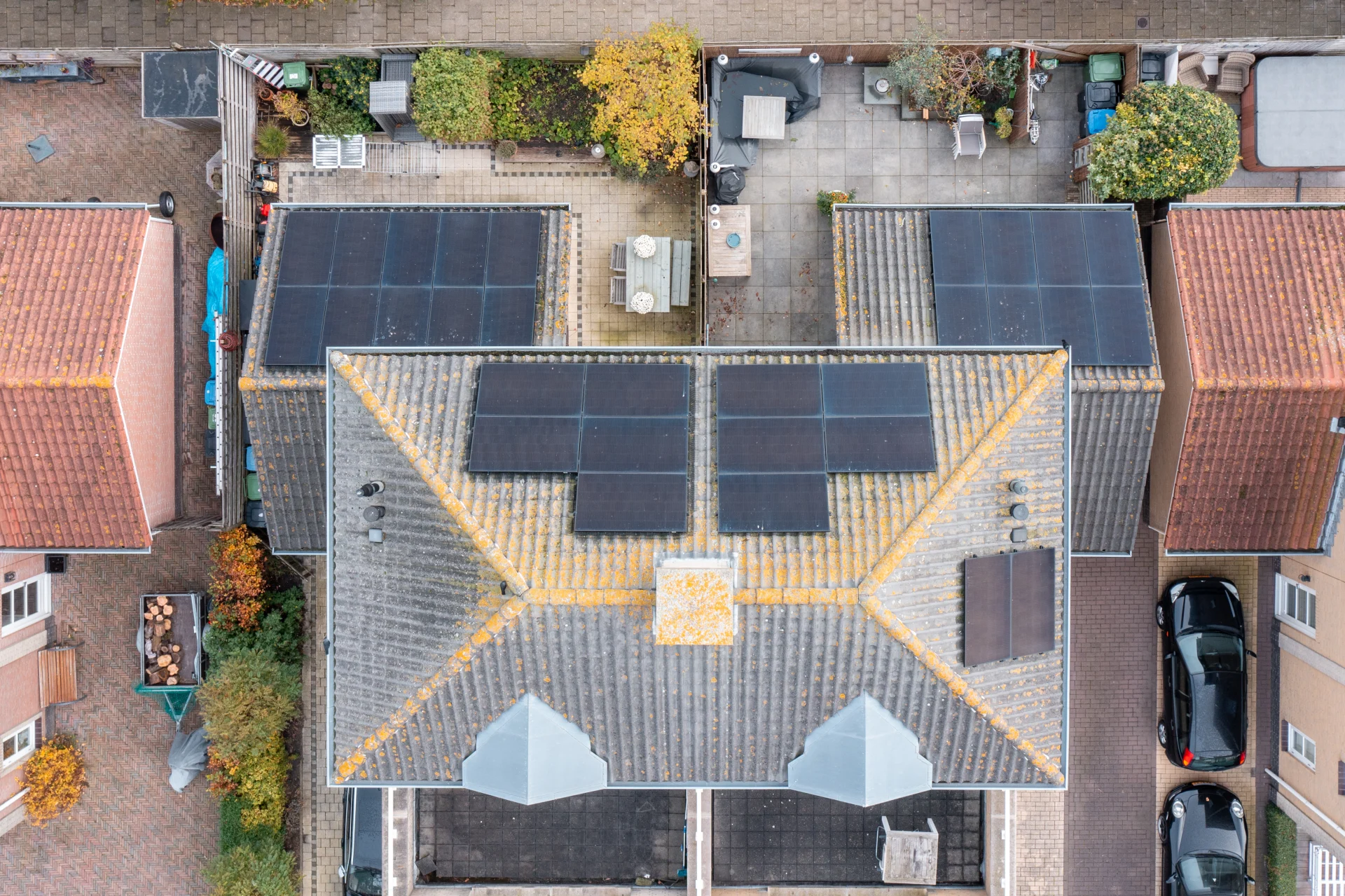 In 't Veld - Wemeldinge - Zonnepanelen - Laadpaal - Cv-ketel