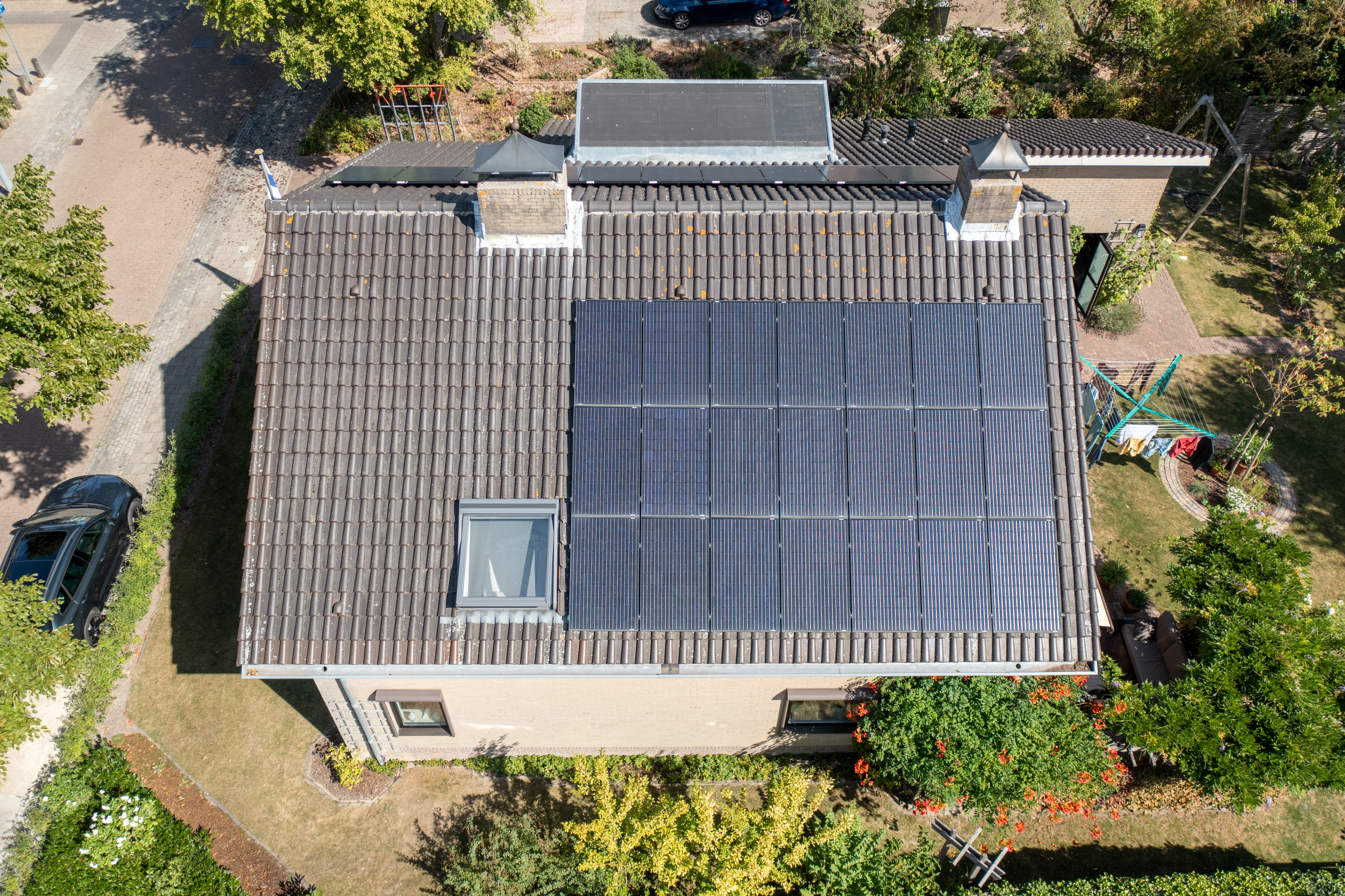 Van Dijke - Middelburg - Zonnepanelen - Laadpaal