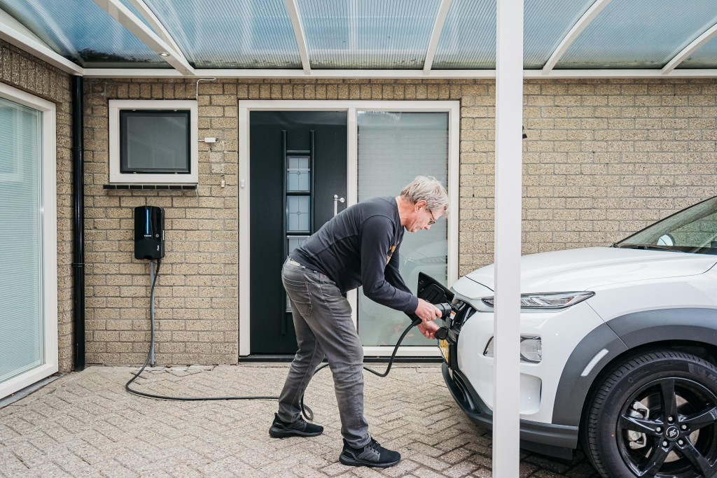 van den Berge - s-Gravenpolder - laadpaal