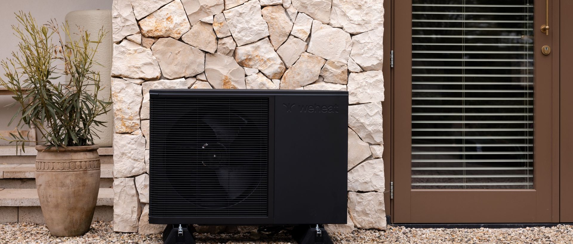 Weheat Flint warmtepomp buiten