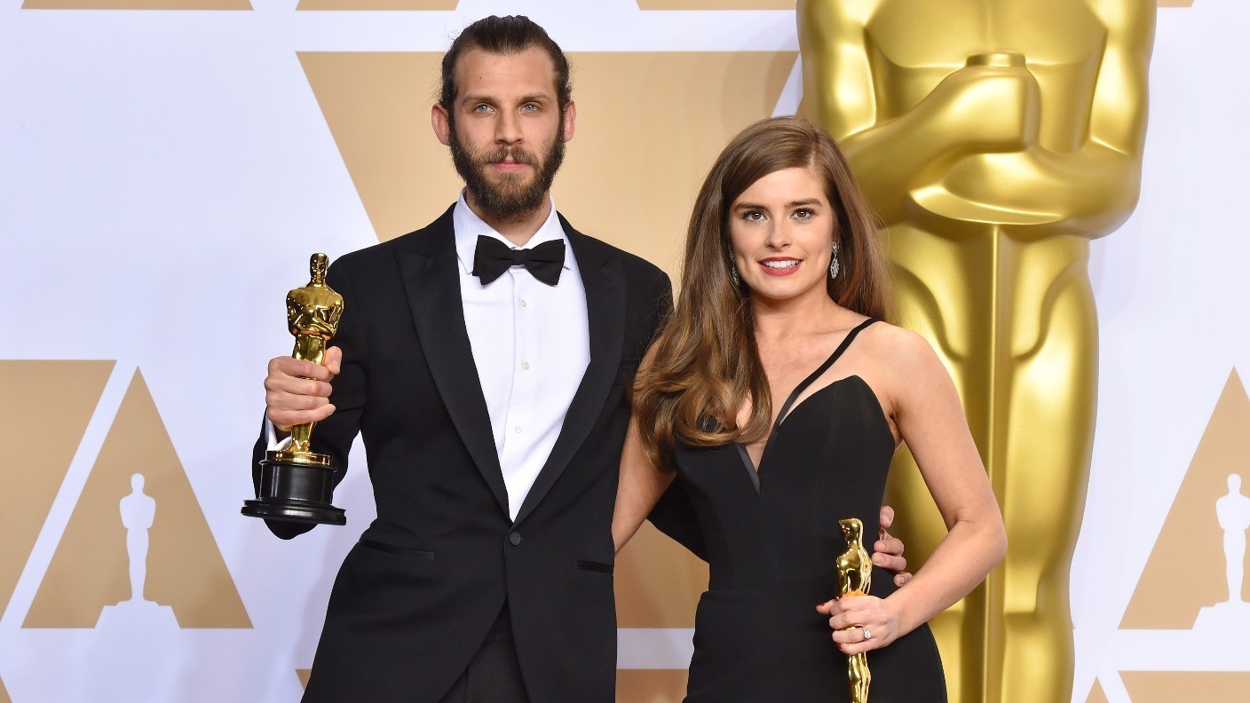Oscar winner speaks about using sign language for acceptance speech