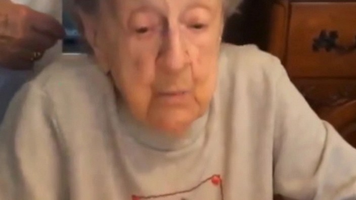 Granny Goes Viral After Denture Mishap Good Morning Britain 5599