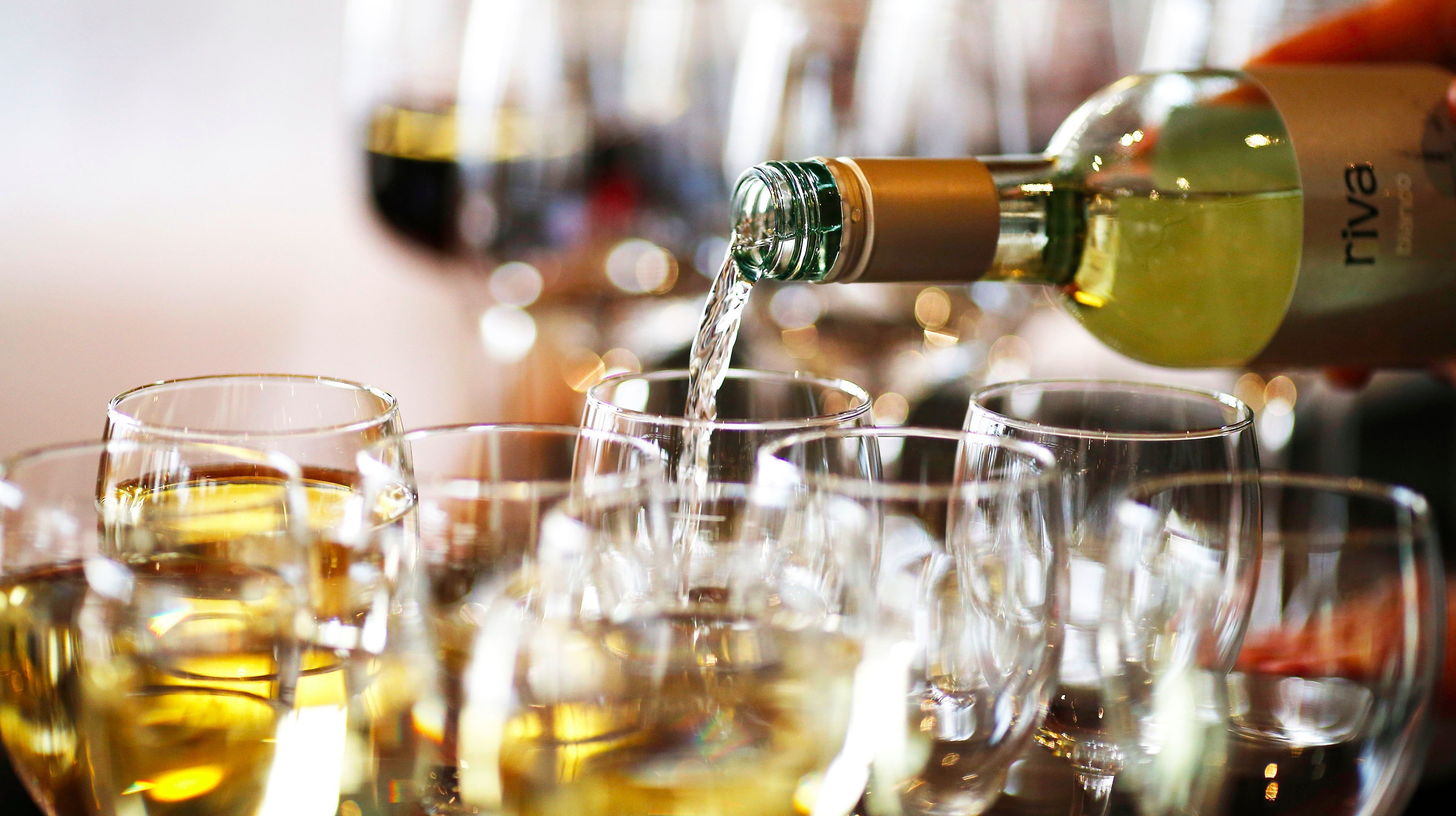 цвет белых вин. цвет белых вин. вино изменило цвет. каберне совиньон цвет вина. винный цвет.