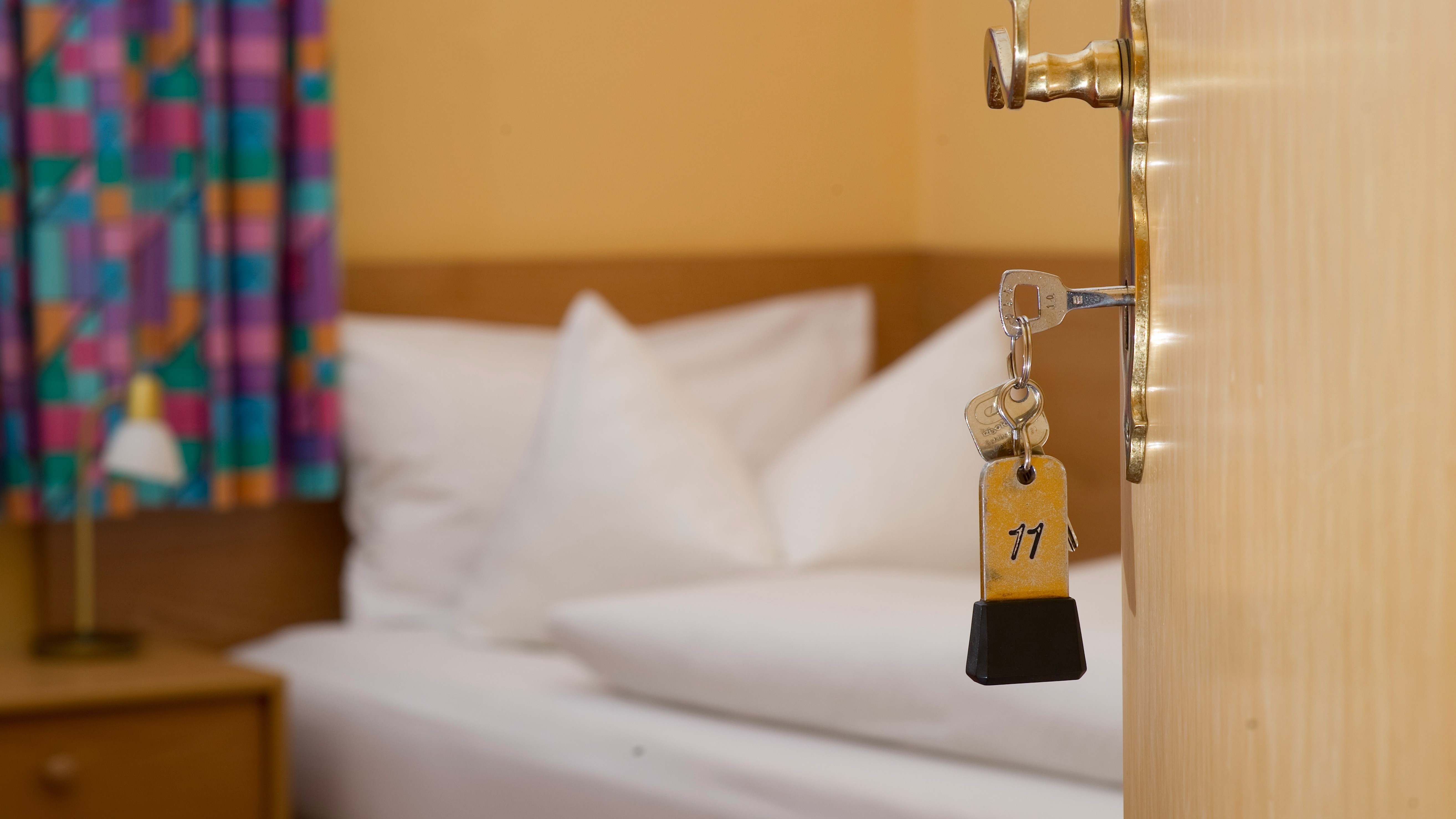 Tell us your hotel room gripes.