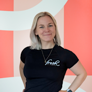 Carine Hvide Smith er personlig trener hos Fresh Fitness og hjelper deg med å finne gleden og verdien av god fysisk helse. Kom i gang med treningen og nå dine mål med Carine i dag!