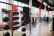 Få en helhetlig treningserfaring med våre medisinballer på Fresh Fitness treningssenter Kalbakken. Utforsk og tren ulike muskelgrupper samtidig med allsidige øvelser og varierte vekter.