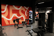 På Fresh Fitness treningssenter i Lyngdal har vi et bredt utvalg av treningsapparater for styrketrening. Du får også påfyll av energi med vårt utvalg av produkter i trustshopen.