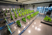 Ta treningen til neste nivå med energiske gruppetimer på Fresh Fitness treningssenter på Lade Arena. Vår gruppetimesal er det perfekte stedet for motiverende og utfordrende treningsøkter ledet av våre dyktige instruktører. 