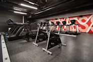 På Fresh Fitness treningssenter på Manglerud tilbyr vi et utvalg av kardiomaskiner, inkludert tredemøller som er perfekte for løpingstrening. Våre tredemøller er designet for å gi deg en effektiv og motiverende løpeøkt uansett hvilket fitnessnivå du er på.