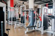Utforsk Fresh Fitness treningssenter Kalbakken og opplev et bredt utvalg av moderne og effektive treningsapparater.