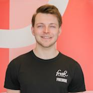 Fresh Fitness tilbyr personlig trening med Fredrik Frostad Rasmussen, en sertifisert personlig trener med nivå 4 kompetanse. Med Fredrik som din personlige trener, vil du få den beste veiledningen og oppfølgingen for å oppnå dine treningsmål og optimere din trening.