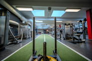 Et moderne og romslig treningssenter på Majorstuen med turf for funksjonell trening, samt et bredt utvalg av styrke- og kondisjonsapparater. Lyse lokaler med god plass til variert trening.