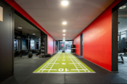 Fresh Fitness på Manglerud er et moderne og velutstyrt treningssenter som tilbyr et variert utvalg av styrketreningsmuligheter for alle nivåer og målsetninger. Med et bredt utvalg av treningsapparater, frivekter og funksjonelt utstyr, har senteret alt du trenger for en effektiv og variert styrketreningsøkt.